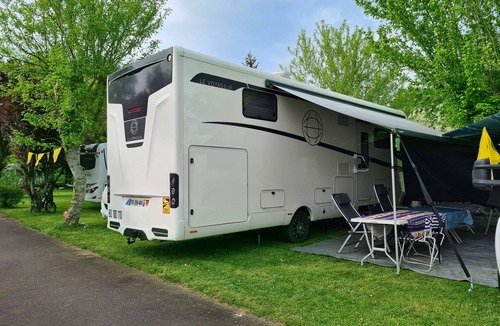 Besse-sur-Braye RV Rental | Electrified Camping Pitch