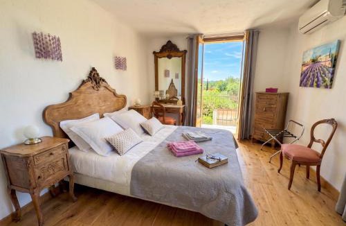Caumont-sur-Durance Villa | Escapade entre amis en Provence, 4 ch clim, terrasse, jardin, plancha, cheminée, proche Avignon