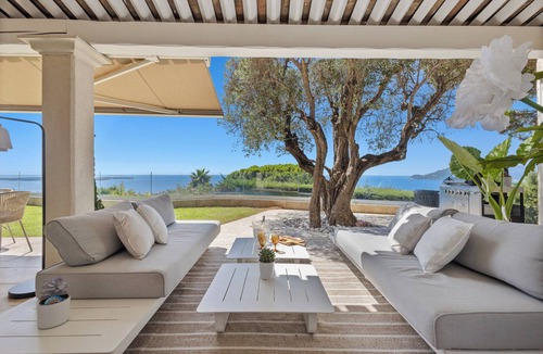 La Croix des Gardes Villa | Exceptional 330 m² renovated villa, pool & guest house 5 min from the Croisette