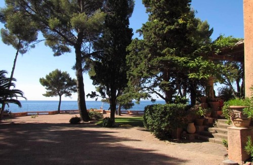 Boulouris-sur-Mer Villa | EXTRA SITUATION AT THE EDGE OF THE SEA!