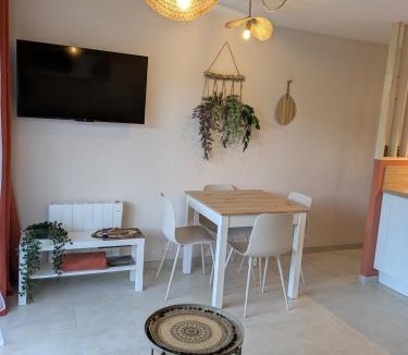 Savines-le-Lac Apartment | Face au lac avec parking, proche commerces