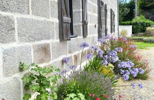Tregunc House | Family home between countryside and ocean, 800m from beaches