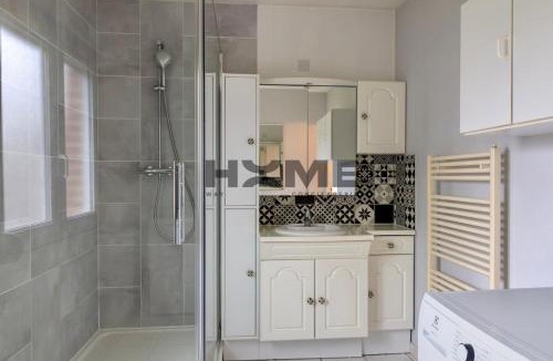 Caudry Apartment | Family House