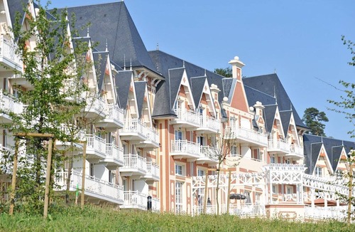 Bagnoles-de-l'Orne Apartment | Bagnoles Escape near Natural Park