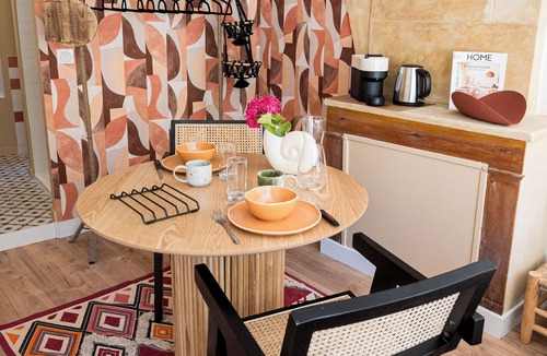Hastings Apartment | Fully-equipped 20m² studio on raised first floor. Ideal Caen location.