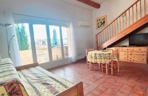 Greoux-les-Bains Apartment | Furnished duplex in a small condominium for curists or families