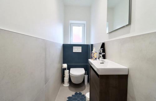 Neudorf Ouest Apartment | Génial T4 90m2 cosy&clim 3 CHB 2 SDB - tram 5min du centre de Strasbourg