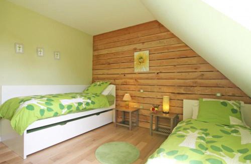 Juvigny-sous-Andaine House | Gîte familial 12 pers., animaux acceptés, à l'orée de la forêt - FR-1-497-18