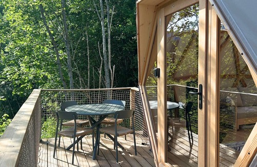 Oberhaslach Apartment | Geodesic Dome—Nordic Bath & a Break in the Heart of Nature