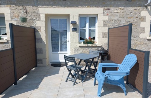 Sainte-Marie-du-Mont Cottage | Gite Hemingway 2 persons 500m from Utah Beach