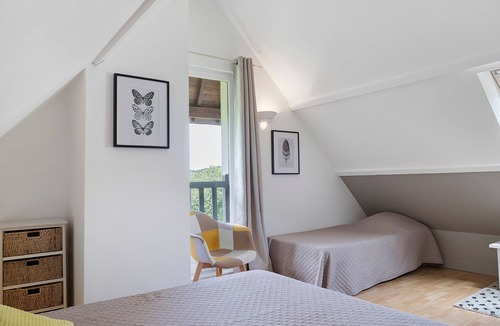 Saint-Hymer House | Gîte La Cour Du Four - Deauville with Private Terrace, Garden, and Wi-Fi
