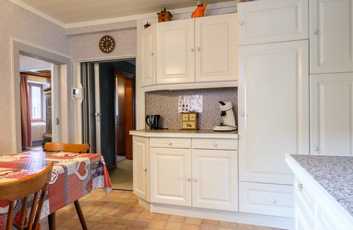Guebwiller Apartment | Gite Le Rempart in Guebwiller – 3-Star Townhouse with Vineyard View