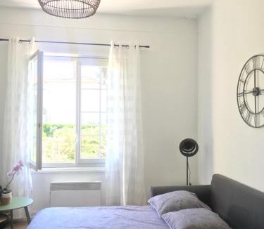 Saint-Raphael Apartment | Grand F2 quartier Les Plaines, Boulouris proche mer et port Santa-Lucia