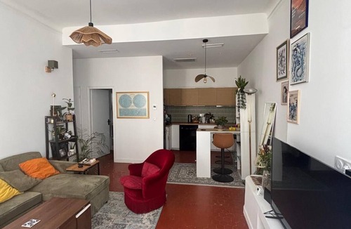 Saint-Charles Apartment | Great 60-square-meter apartment in the Longchamps neighborhood