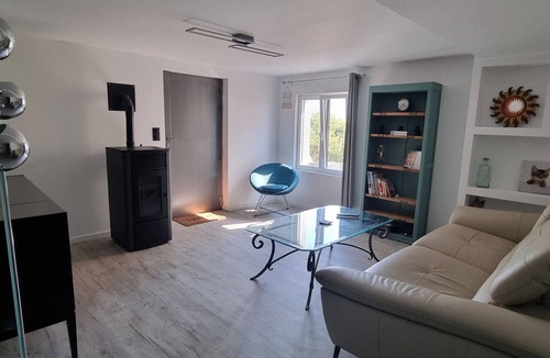 Le Broc Apartment | Ground-floor apartment in a villa with a pool