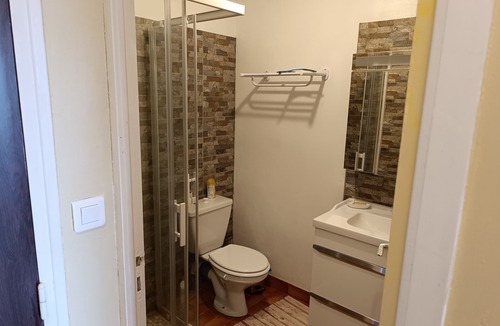Penmarch Apartment | Ground floor studio with garden and sea view, Penmarch Kerity