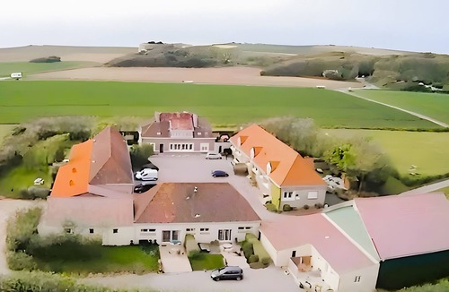 Audinghen Bed & Breakfast | Guest Room "Ferme Des 4 Vents - Alizé" with Sea View and Wi-Fi