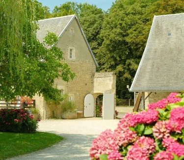 Crepon Hotel | Hôtel Le Manoir De Mathan Crépon à la campagne 5 mn d'Arromanches et 10 mn de Bayeux