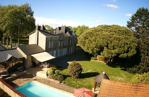 Saint-Mesmin House | Hermitage Castle ★ Private Pool ★ Wooded Park ★ 20 min from Puy du Fou