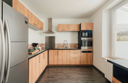 Ploubalay House | Holiday Home 'Gîte De La Tour' with Private Garden and Wi-Fi