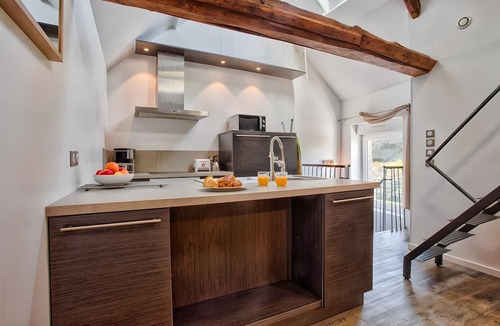 Sommervieu House | Holiday Home 'Maison 6p Jardin - Bayeux Et D-Day'