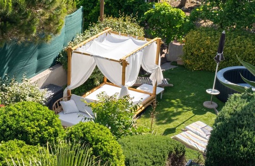 8th Arrondissement House | Homerez - House Calanques Marseille.