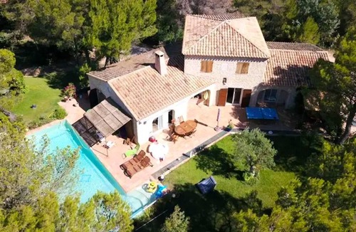 Rousset Villa | Homerez - Villa for 10 ppl. with swimming-pool, garden and balcony at Rousset