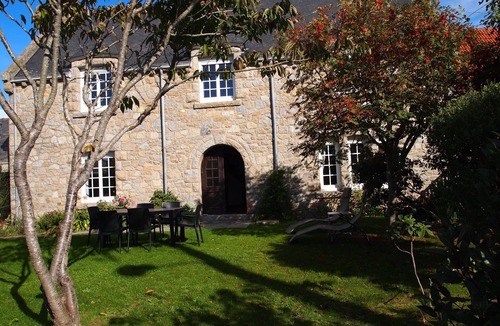 Pleneuf-Val-Andre House | House 10 and 15 minutes walk from the beaches, Golf and the center, WIFI, Swing