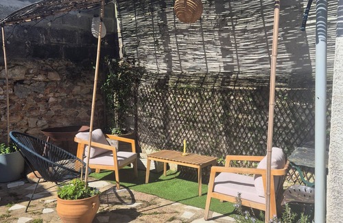 Cheffes House | House just a stone's throw from the river