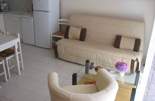 Clohars-Carnoet House | House N° 2- Tt Cft, 3*.WiFi Free. Private terrace, Swimming pool 28°, Tennis court