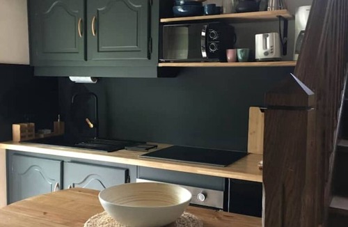 Beauficel Cottage | Isolated cottage in the Mont-Saint-Michel mountains. Dogs welcome.