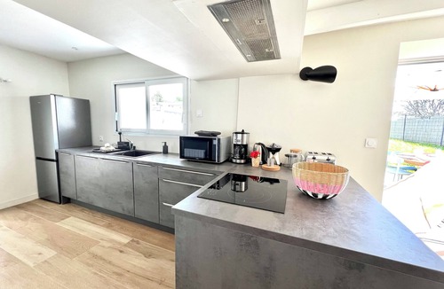 Moelan-sur-Mer House | Koquillage, Cozy House with Spa, GR34, Sleeps 10, Near the Ocean
