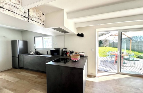 Moelan-sur-Mer House | Koquillage, Cozy House with Spa, GR34, Sleeps 10, Near the Ocean