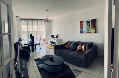 Nice Apartment | L Arieta - Appartement 3 pièces vue mer, parking & piscine