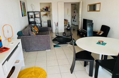 Nice Apartment | L Arieta - Appartement 3 pièces vue mer, parking & piscine