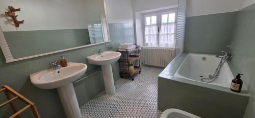 Brissac Bed & Breakfast | L'Oustal des Rameaux