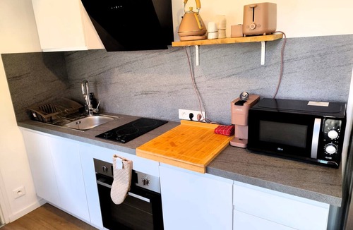 Cherbourg-en-Cotentin House | La Parenthèse: A Cozy Retreat with a Private Garden