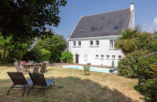 Concarneau House | La Parenthèse Océane – Private Pool, Garden & Wi-Fi, Steps from Cabellou Beach