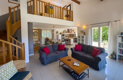 Bellegarde-du-Razes Villa | La Pinede - Five Bedroom Villa, Sleeps 11