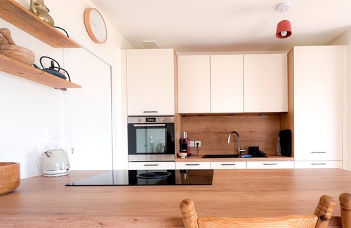 Penmarch House | La Villetta Penmarch Holiday Home – Near Beaches, Air Conditioning Included