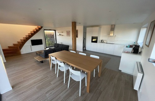 Binic House | Large Coastal House Perfect for Groups – Walk to the Beach, Port & Shops!