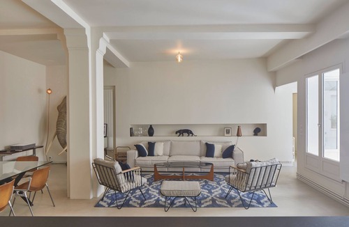 Les Iles Apartment | Large duplex with terrace at City Hall