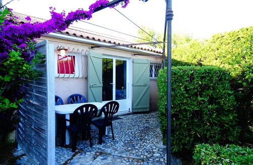 Saint-Laurent-du-Var Apartment | Large Studio Saint-Laurent du var (Nice), open sea view, terrace, swimming pool