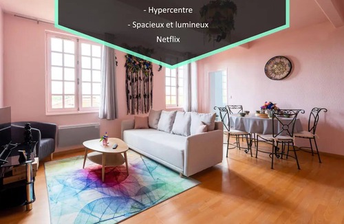 Lisle-sur-Tarn Apartment | Le Cocon Floral - Hypercentre et bord du Tarn à 5 min de Gaillac