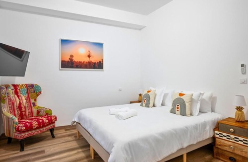 La Rousse Apartment | Le Corner - 5 min to Monaco - Beach 15 min - Ideal couples or groups - Air conditionner - Near events - Quiet - Premium services