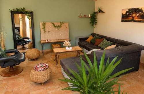 Cohiniac House | Le Domaine d Eden Un gîte cosy au cœur d un jardin luxuriant