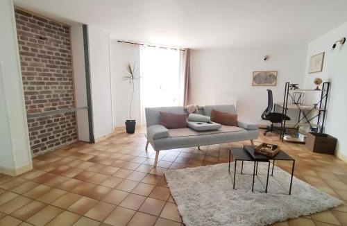 Saint-Just-en-Chaussee Apartment | Le Nid Douillet - Gare 5 min , accès Paris facile