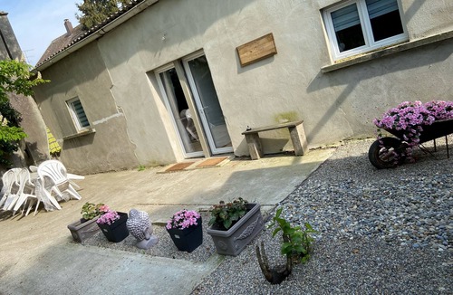 Riedisheim Apartment | Le Noyer: Cosy little chalet near Mulhouse