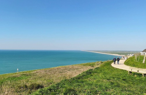 Ault Apartment | Le Saphir d'Ault—The beach is 100 meters away, and restaurants are just a stone's throw away