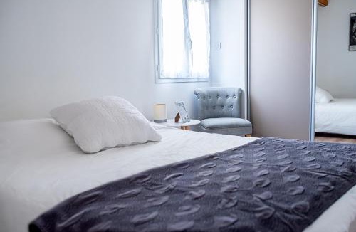 Chateauneuf-du-Pape House | Les Bosquet Charmante Maison 2 Chambres ,parking gratuit au Centre de Châteauneuf-du-Pape